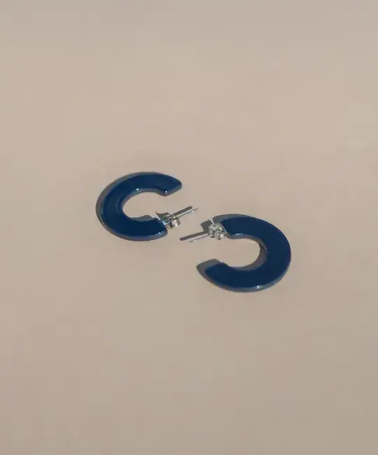 Nat + Noor - NAN NAN JEEA - Ray Hoop Earrings in Navy