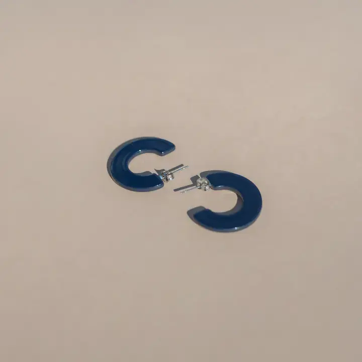 Nat + Noor - NAN NAN JEEA - Ray Hoop Earrings in Navy