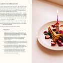 Chronicle Books - CB CB BODIY - At Home In Every Season: Crafts, Activities and Rituals for Families by Courtney and Michael Adamo