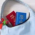 Chronicle Books - CB CB BO - Radiant Glow Mini One Line a Day One-Year Memory Book