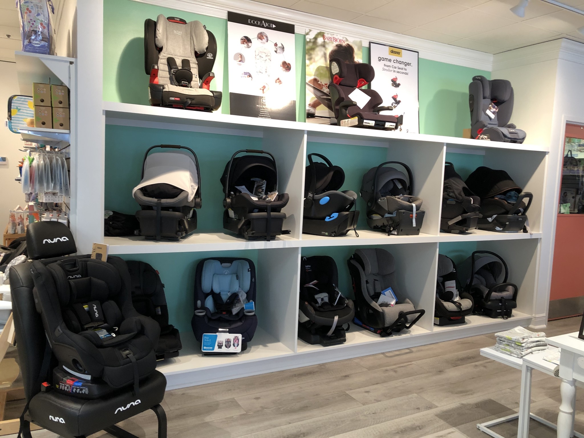 Store photo car seats at Baby Store in New Orleans