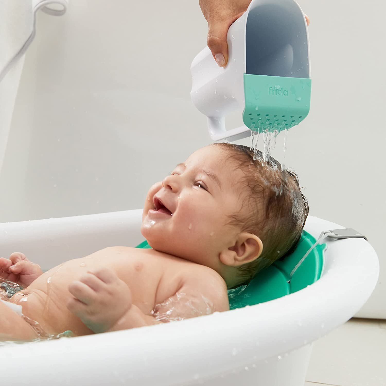 FridaBaby Control the Flow Bath Rinser