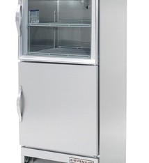 Beverage Air Reach-In Refrigerator, 1 Sect., Glass/Solid Door, 18.0 cu.ft.