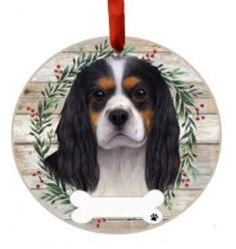 E and S KING CHARLES TRI COLOR WREATH ORNAMENT