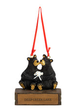 Demdaco DCL BEARS KISSING in wreath ORNAMENT