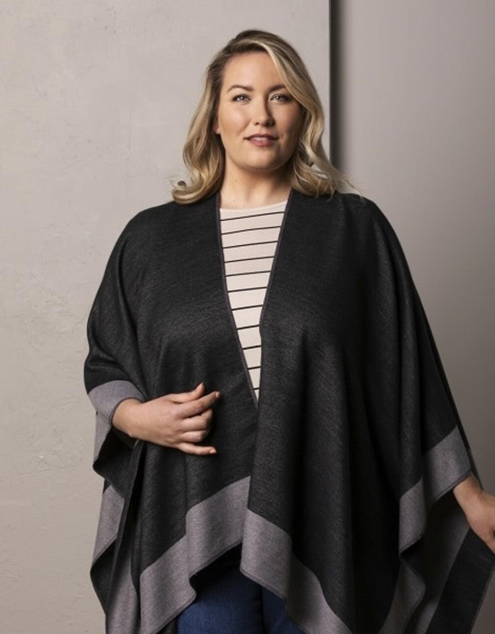 Demdaco REVERSIBLE KIMONO