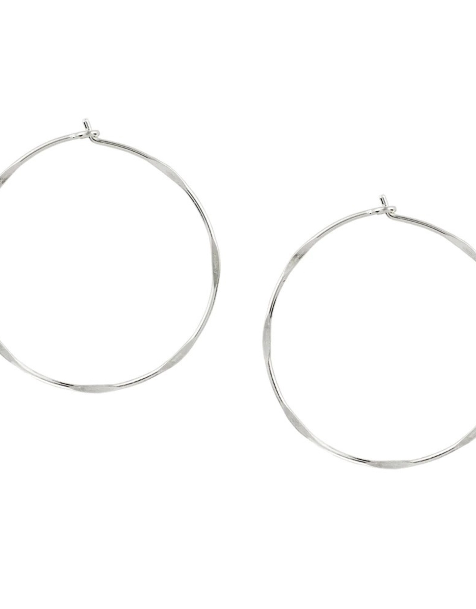Good Collective 20mm TWISTED HAMMERED HOOP EARRING - Tomas