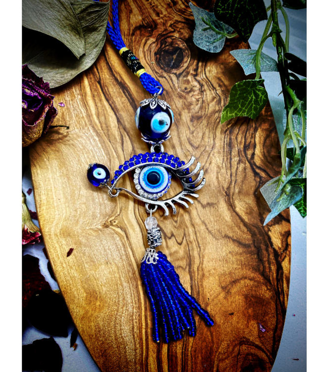 Blue Eye Jewelry: a Protective Talisman to ward off the Evil Eye