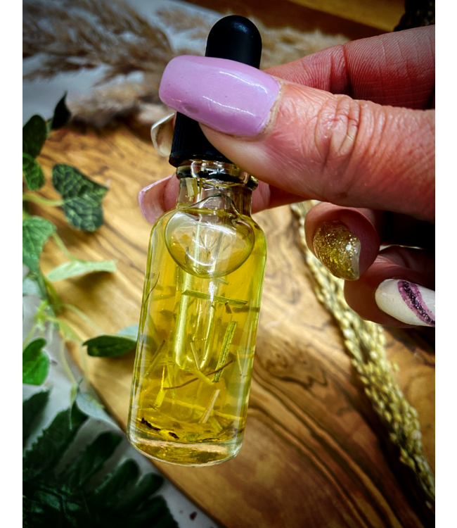 Aunty M Conjure Van Van Oil