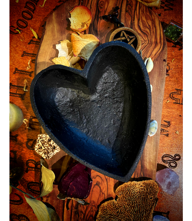 Heart Shaped Cauldron 6.25"