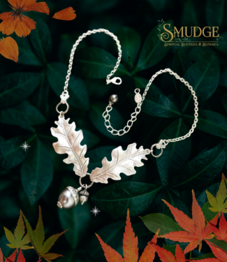 Autumn Moon Oak Queen Necklace
