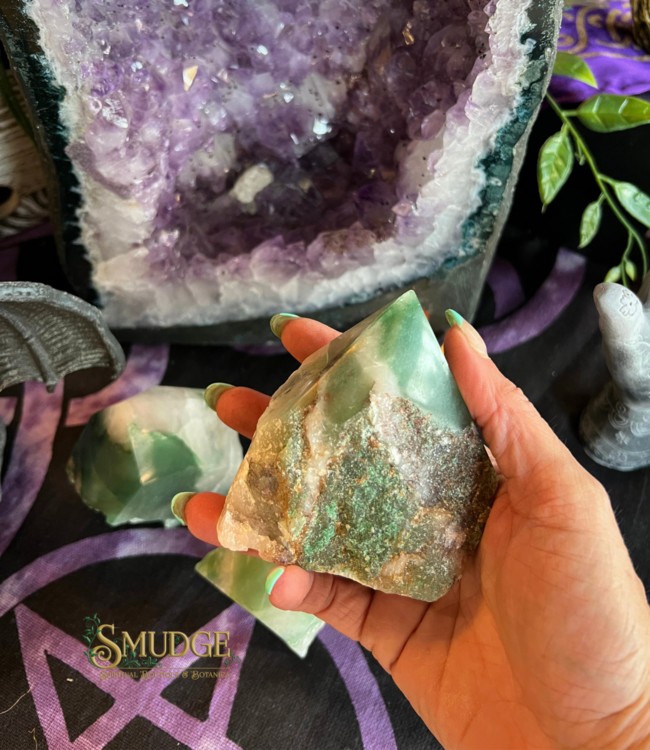 natural stone Green Aventurine Point - large