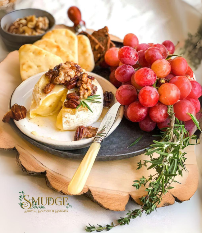 The Heritage Bee Charcuterie Gourmet Honey Gift Set