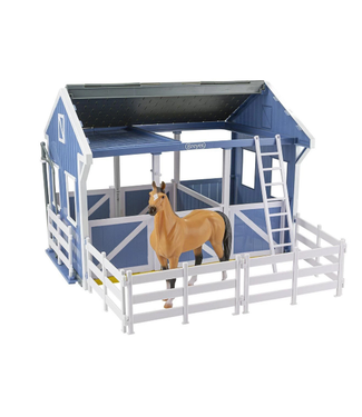 Breyer Deluxe Country Stable w/Horse & Wash Stall