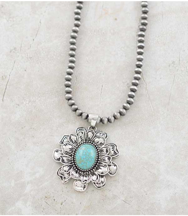 Turquoise Center Flower Necklace
