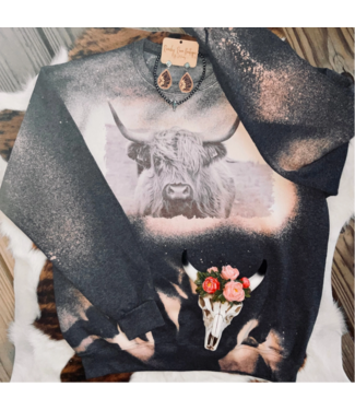 Ranchy Roan Boutique Highland Cow Western Distressed Sweatshirt