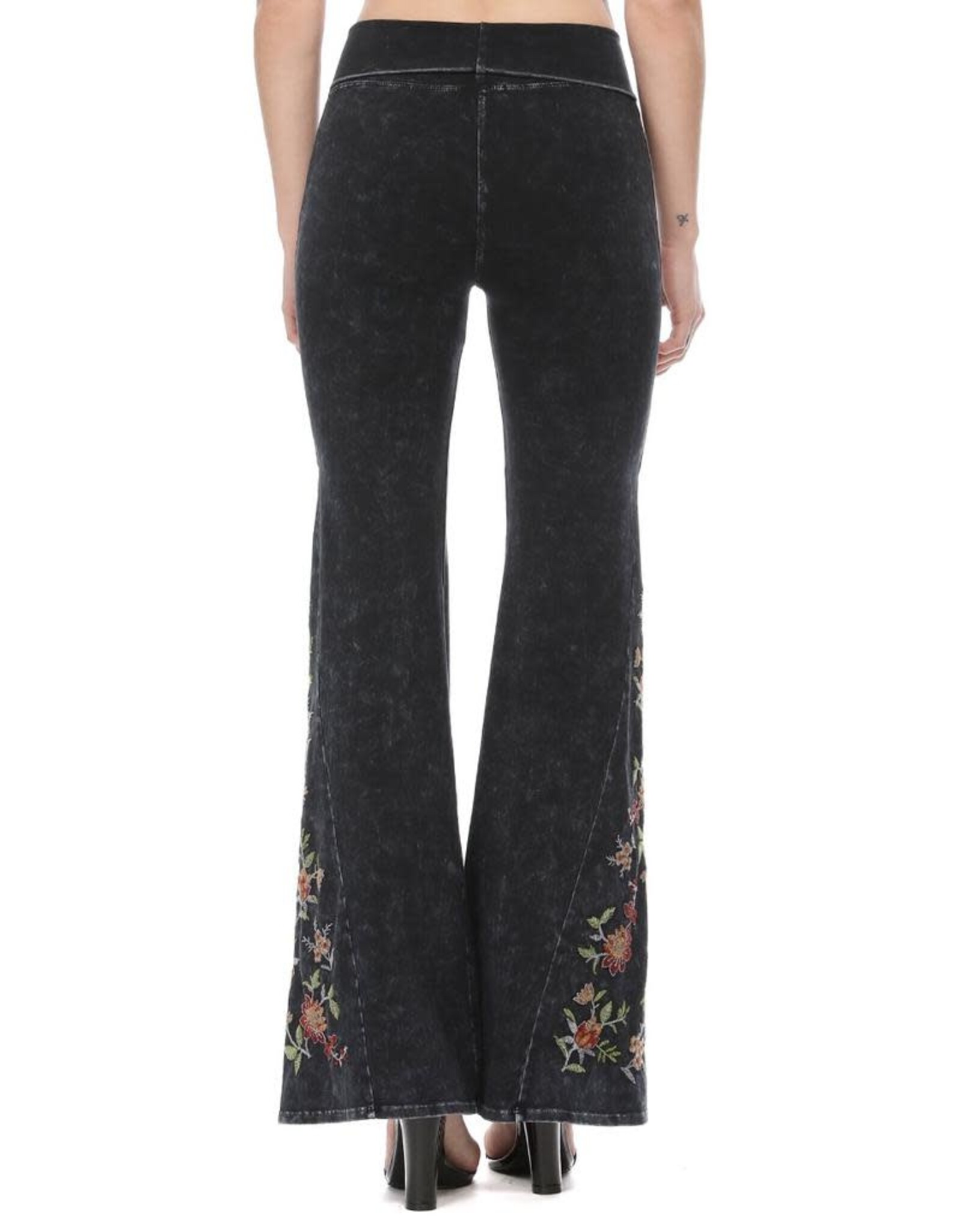 T Party Mineral Wash Floral Embroidered Flare Yoga Pants
