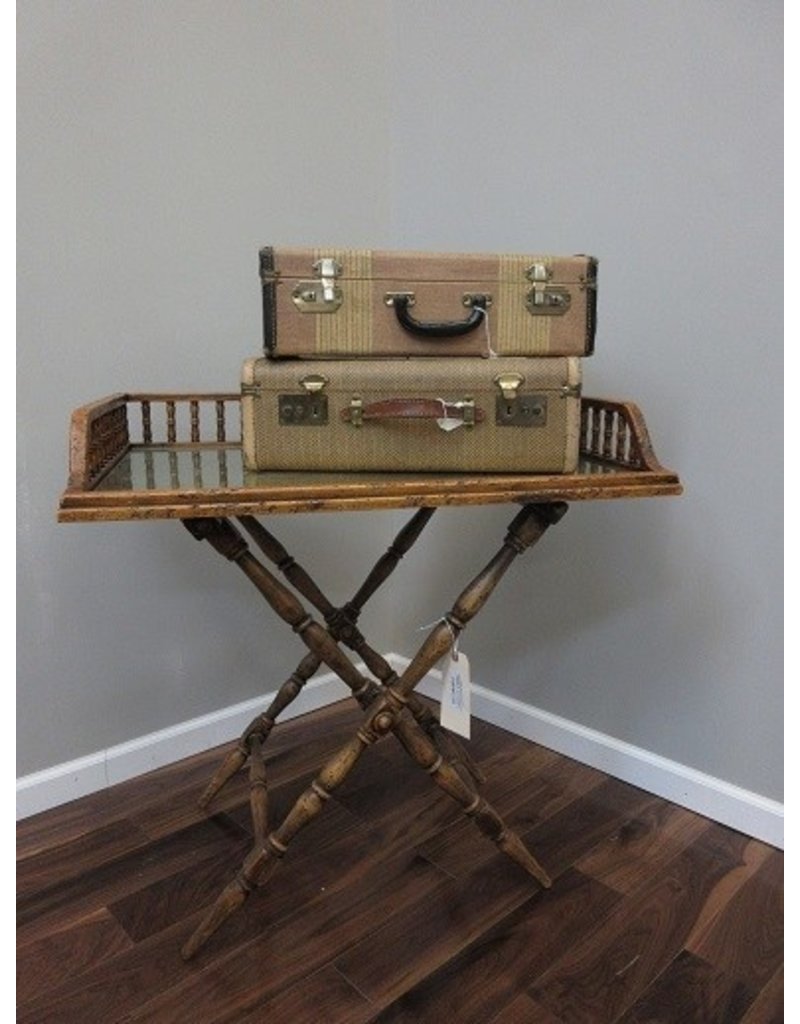 Folding Luggage Rack w/Gallery Tray