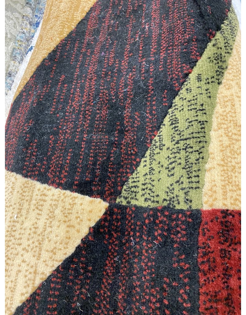 Chelsi Geometric Red/Beige Area Rug