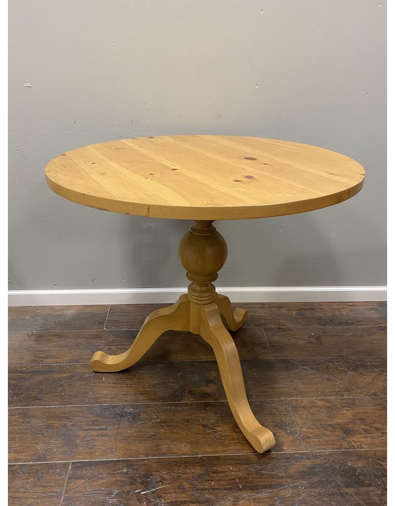 Small Round Pine Pedestal Dining Table Heirloom Home Small Round Pine Pedestal Dining Table Heirloom Home