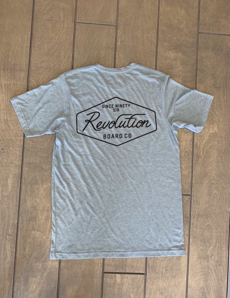 REVOLUTION SC  SCRIPT S/S TEE MENS