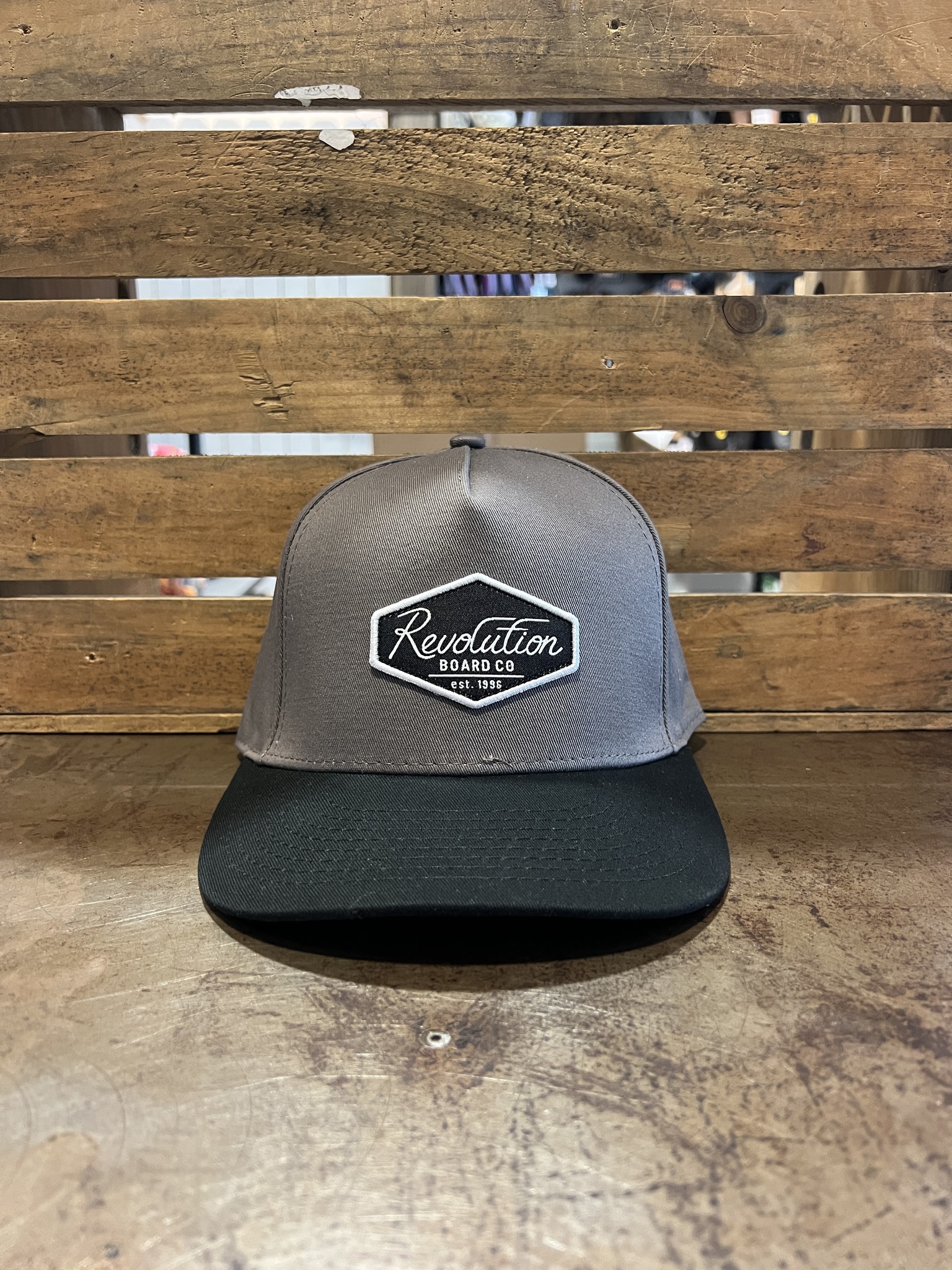 REVOLUTION SC SCRIPT HAT