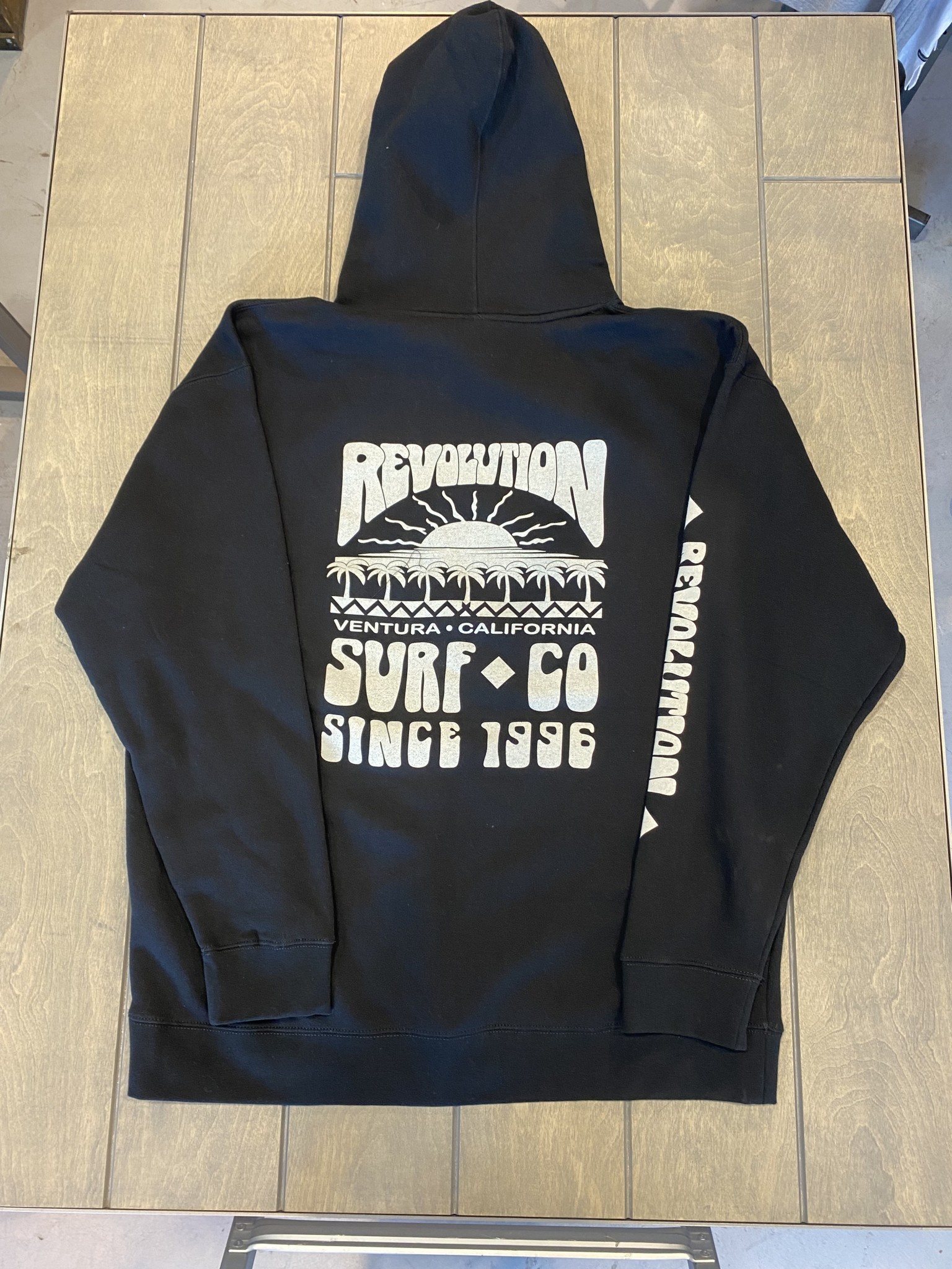 REVOLUTION SUN UP PULLOVER HOOD VTA