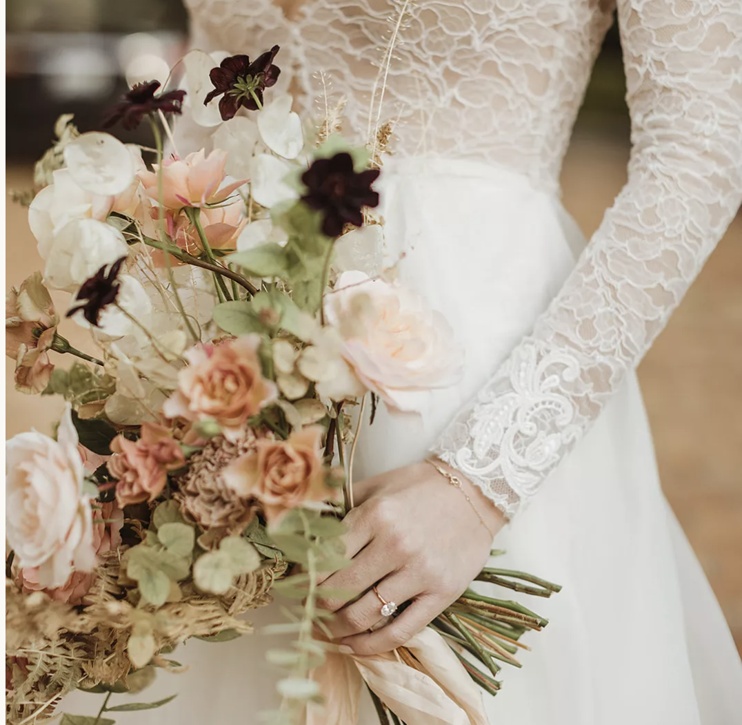 An Art Museum Wedding in San Francisco With Seasonal Accents and Sweet Nods to Family