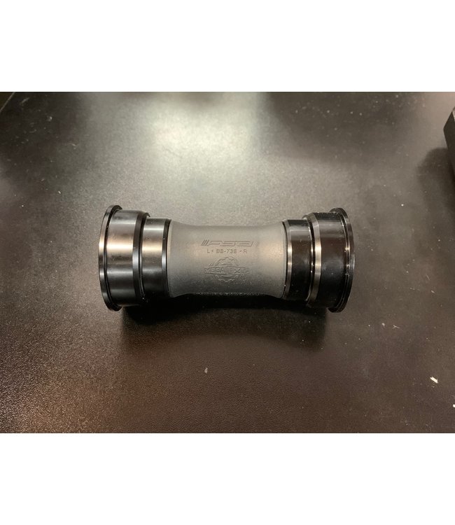 FSA Bottom Bracket BB92 24mm Spindle