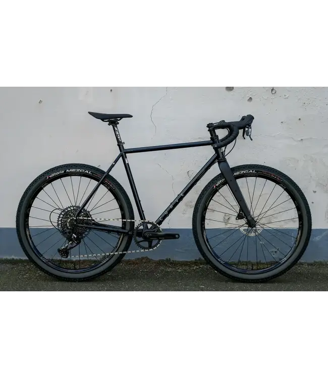 Curve Cycling Curve Kevin of Steel Ninja Mermaid Apex-Eagle Mech Grav AL 650b Ninja Mermaid