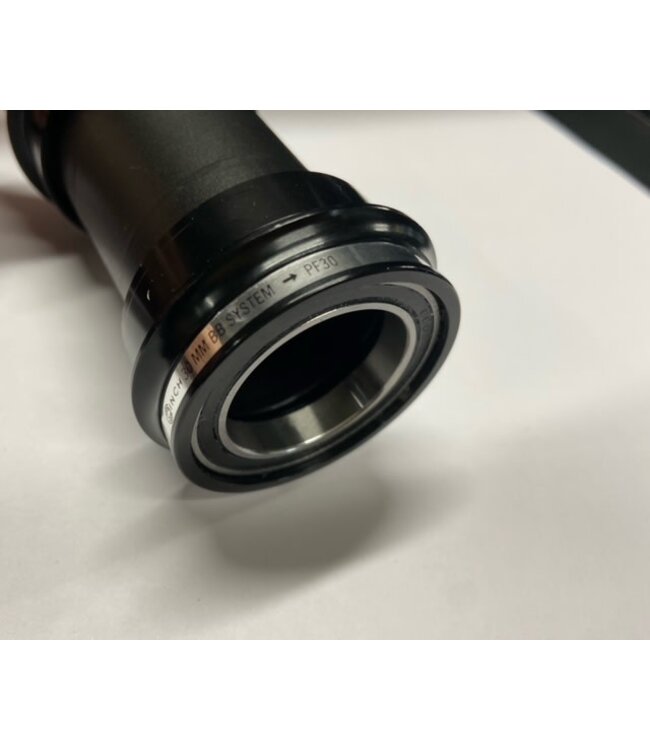 Race Face Cinch Press Fit 30 bottom bracket cups (!MISSING DUST CAPS!)