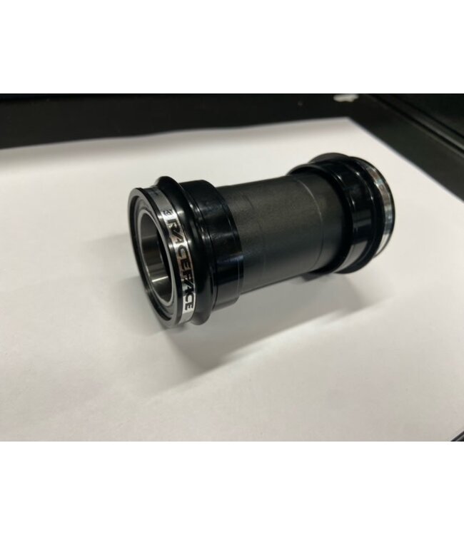 Race Face Cinch Press Fit 30 bottom bracket cups (!MISSING DUST CAPS!)