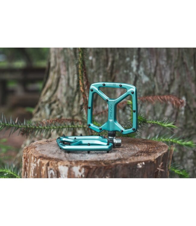 FUNN Pedals - Python V2 Flat Alloy - Includes Long Pin Kit -