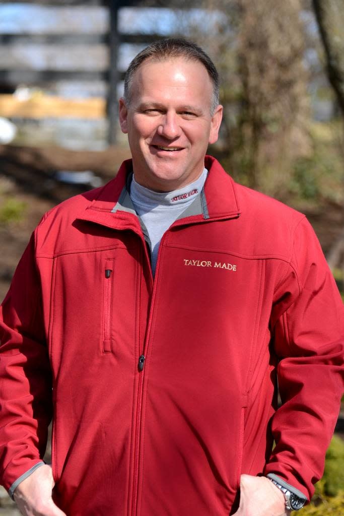 aps Communications Taylor Made Mens Red Jacket
