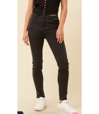 JACQUIE JEANS