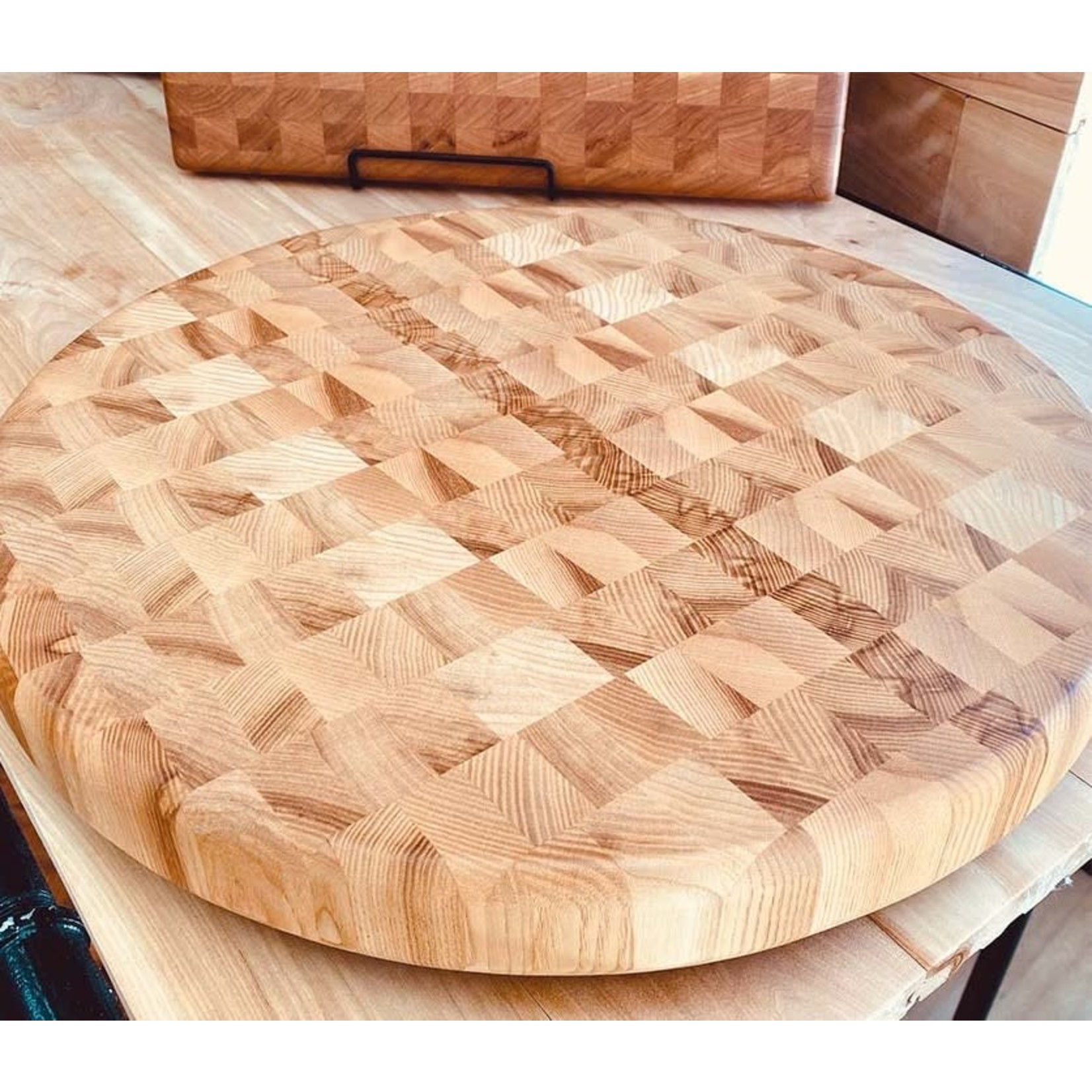 GUM CREEK BOARDS  END GRAIN CUTTING BOARDS – Lawrence's Gift