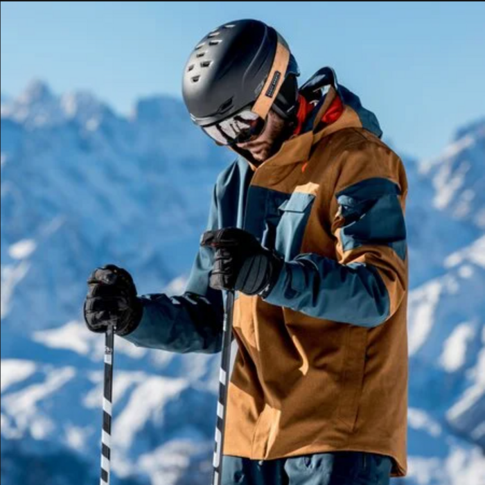 On-Piste vs All-Mountain Skiing: What’s the Difference?