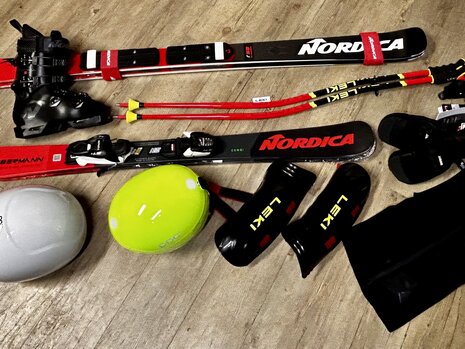 How to Choose Ski Racing Gear for Youth Racers