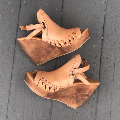 Huarache on wood bottom