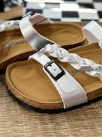Aerothotic Taking Strides Sandal in Silver