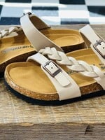 Aerothotic Taking Strides Sandal in Off White