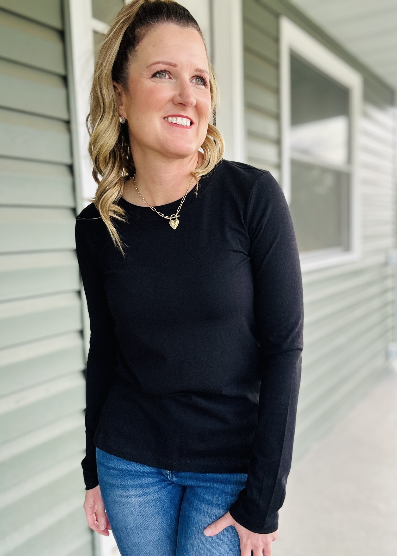Zenana Basic Long Sleeve Tee in Black