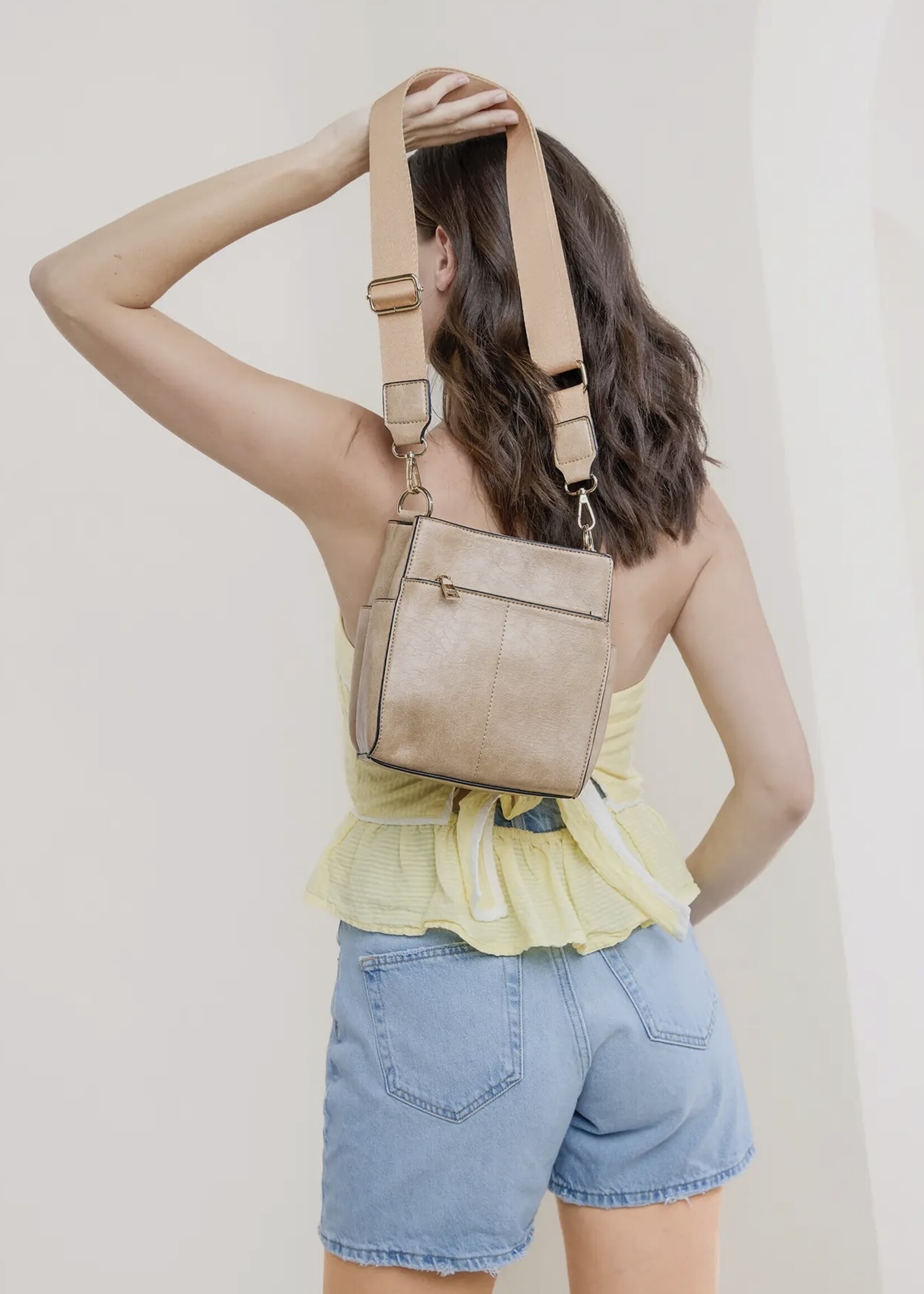 Jen & Co. Jeanne Bucket Bag in Mauve