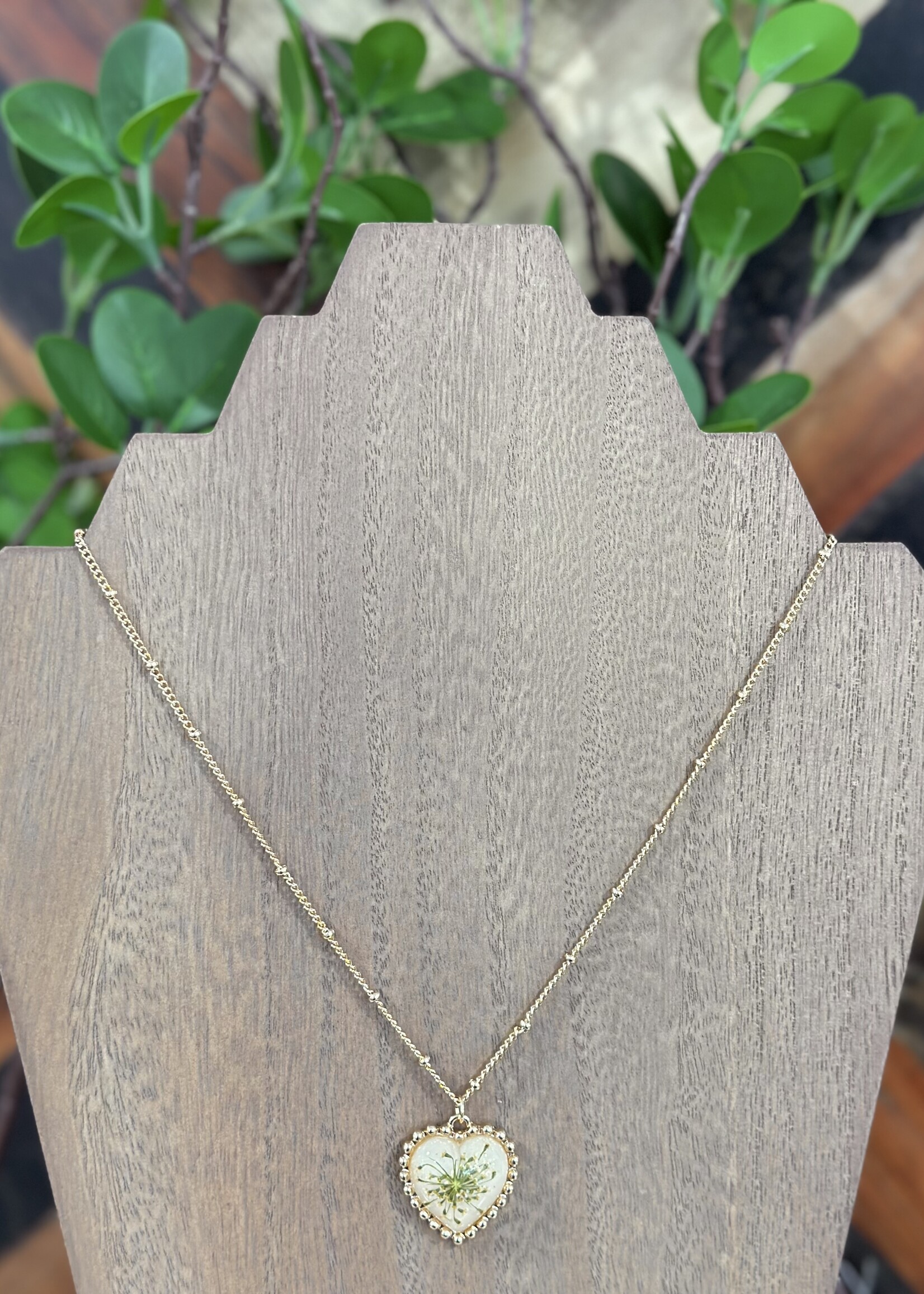 Attic Salt Boutique Green Vintage Pressed Flower Necklace