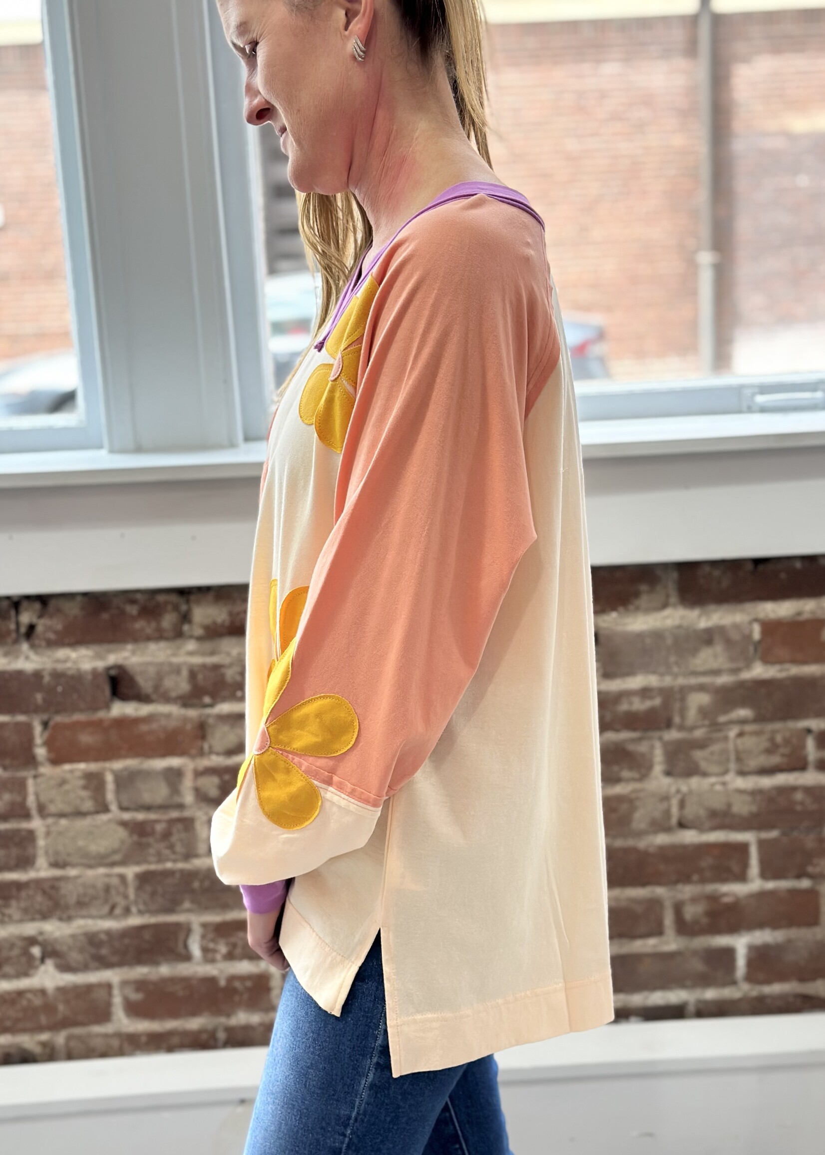 Sage & Fig Daisy Appliqué Top in Beige