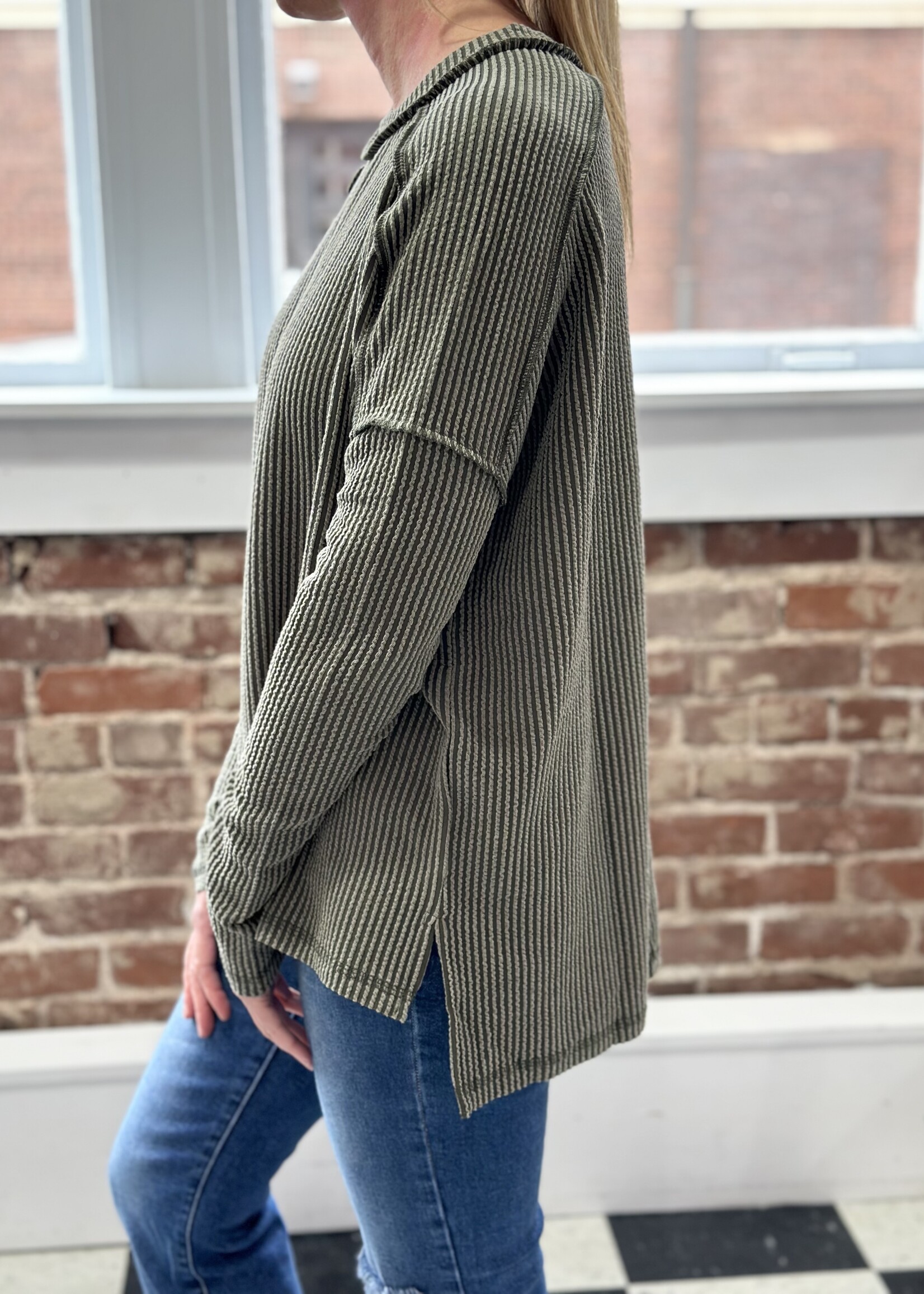 Zenana Ribbed Split Side Top in Olive