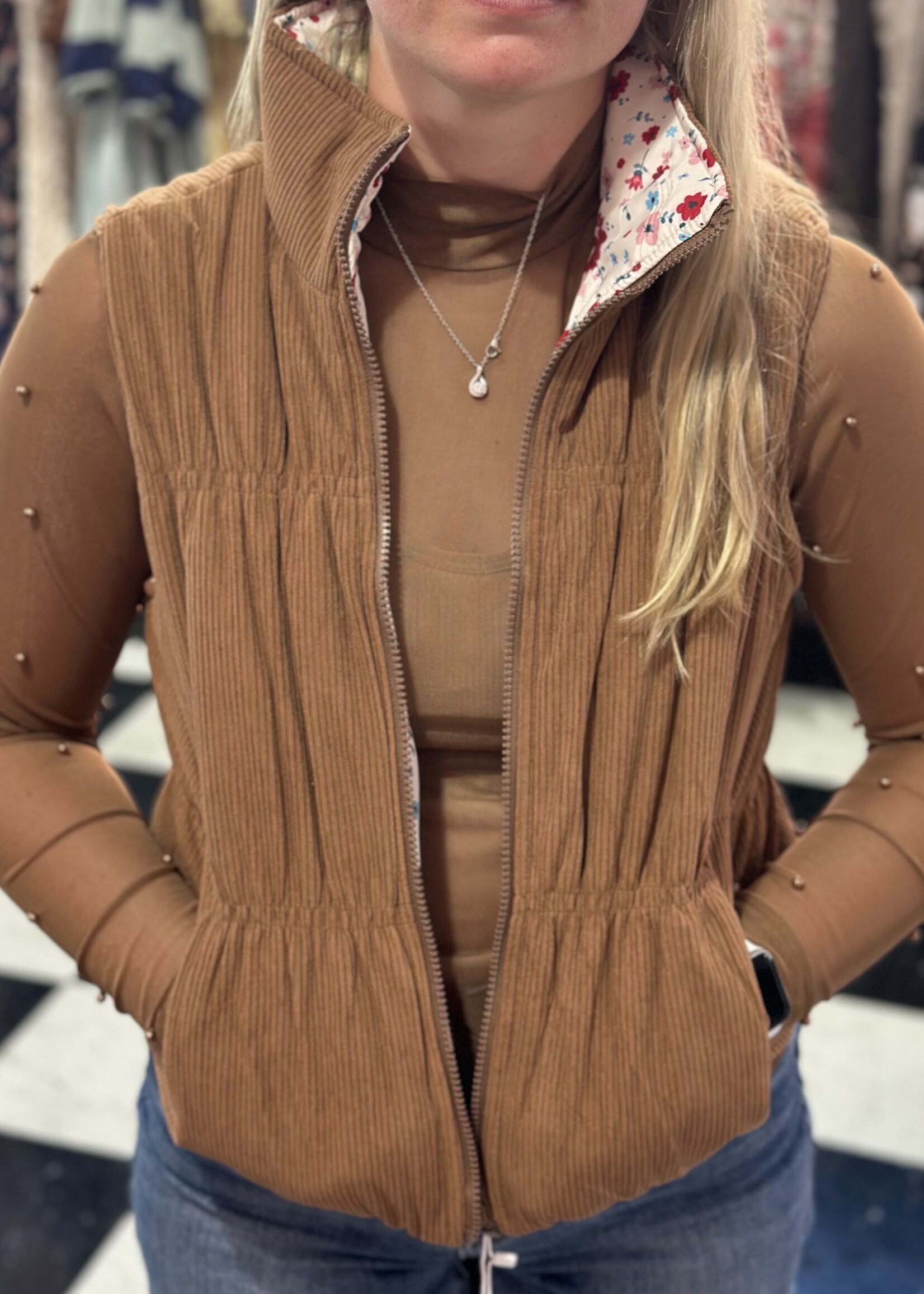Grace+Emma Gillian Reversible Vest in Tan/Floral