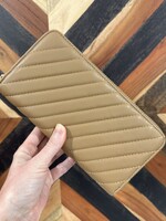 Jen & Co. Kylie Quilted Wallet in Sand