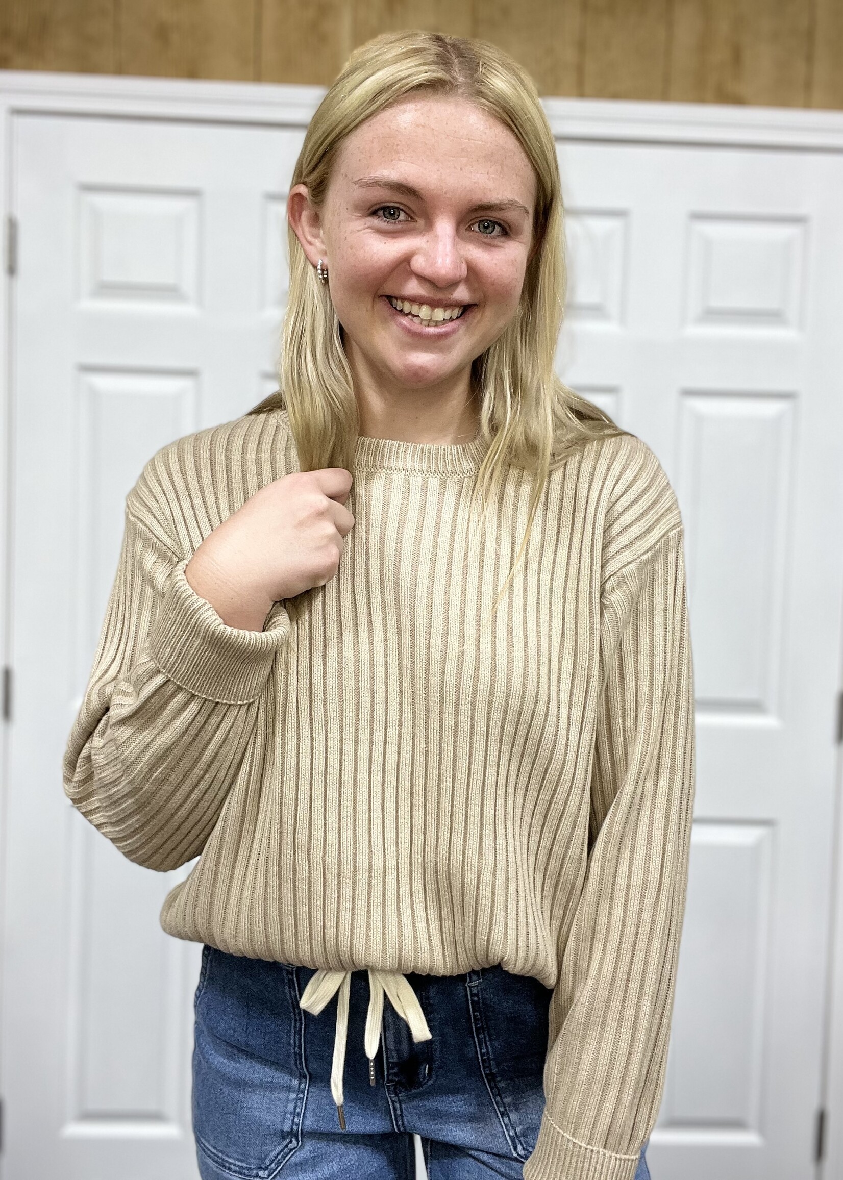 Zenana Two-Toned Curved Hem Sweater