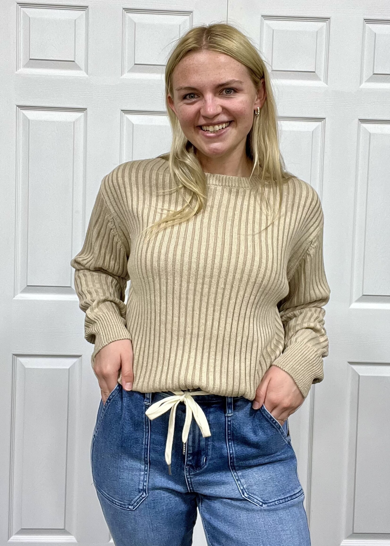 Zenana Two-Toned Curved Hem Sweater